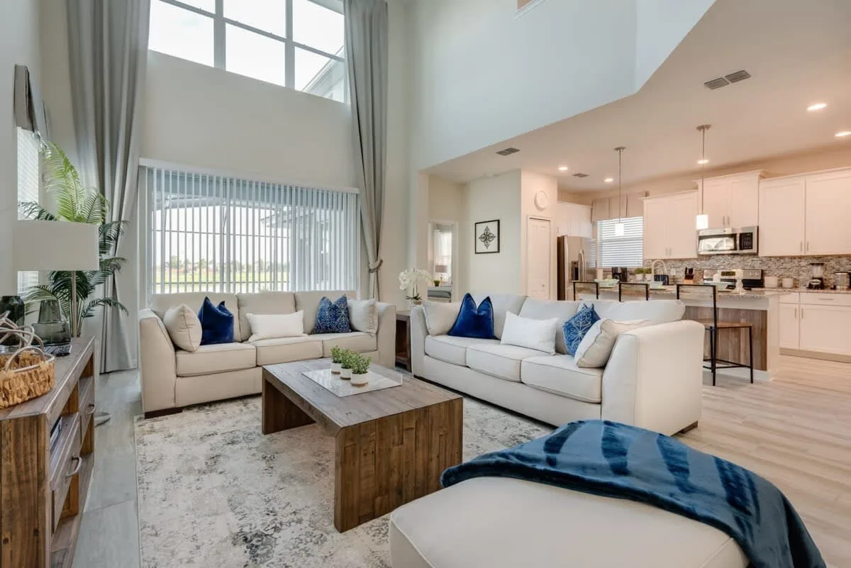 Spacious Five Bedroom Retreat in Orlando — Kissimmee