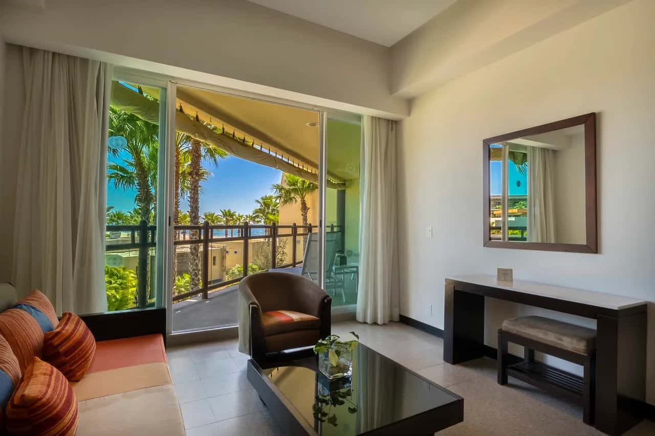 Suite de Deux Chambres de Style Maya Luxueusement Colorée
