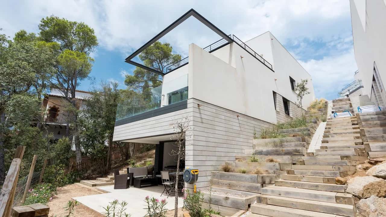 Maison Contemporaine Mitoyenne avec Piscine