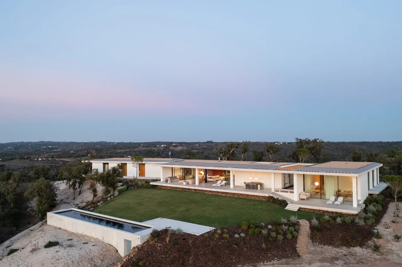 Stylish Villa in Ideal Location with Hill View