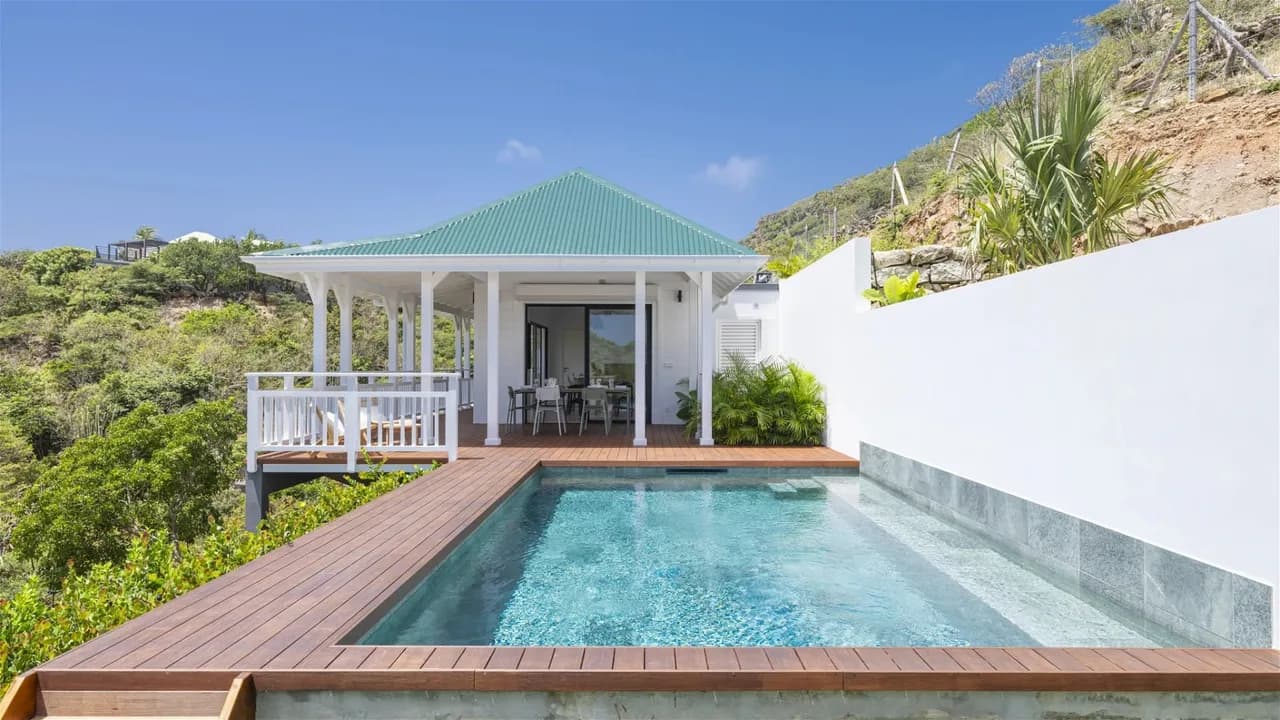 Two-br Villa With Fantastic Views Of Toiny Bay