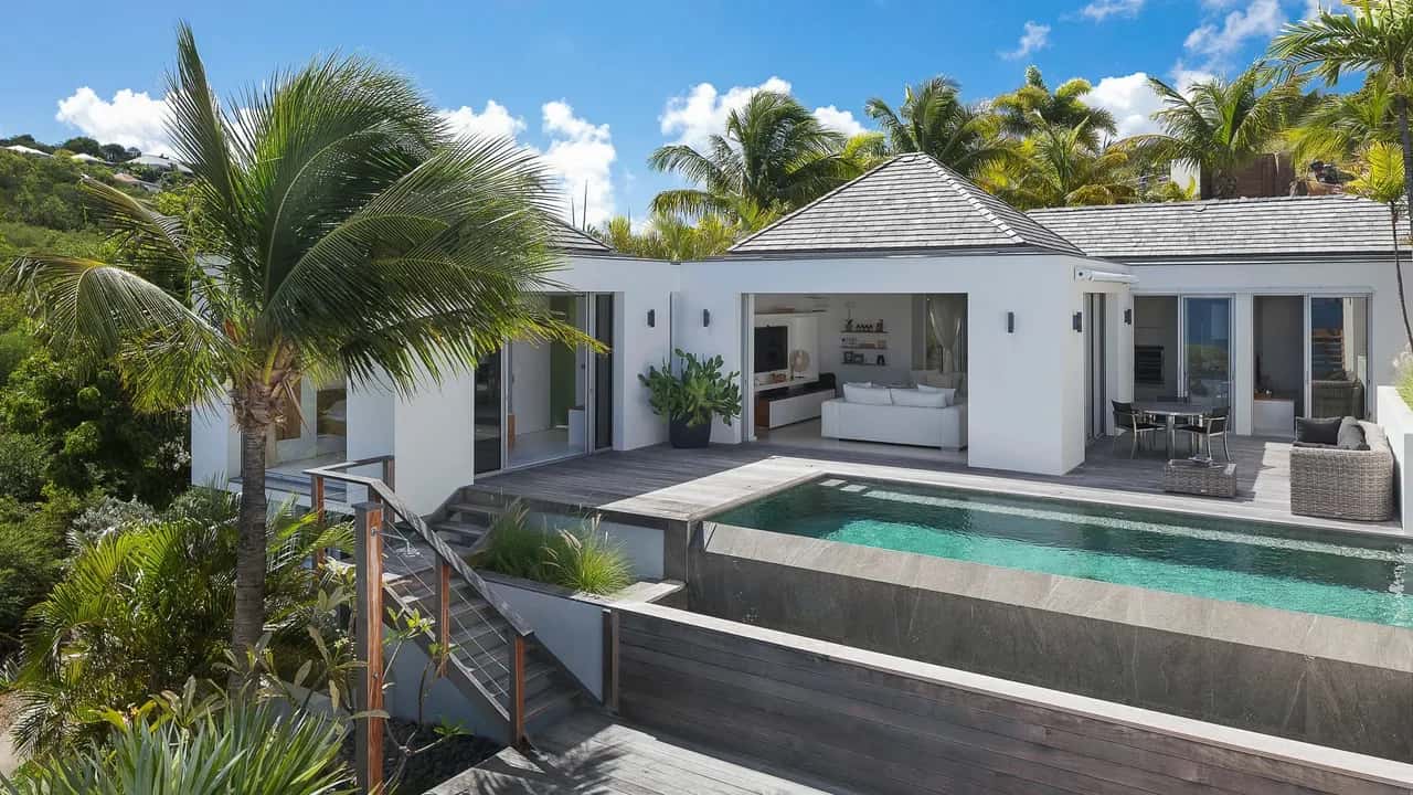 Upscale Romantic Villa with Infinity Pool