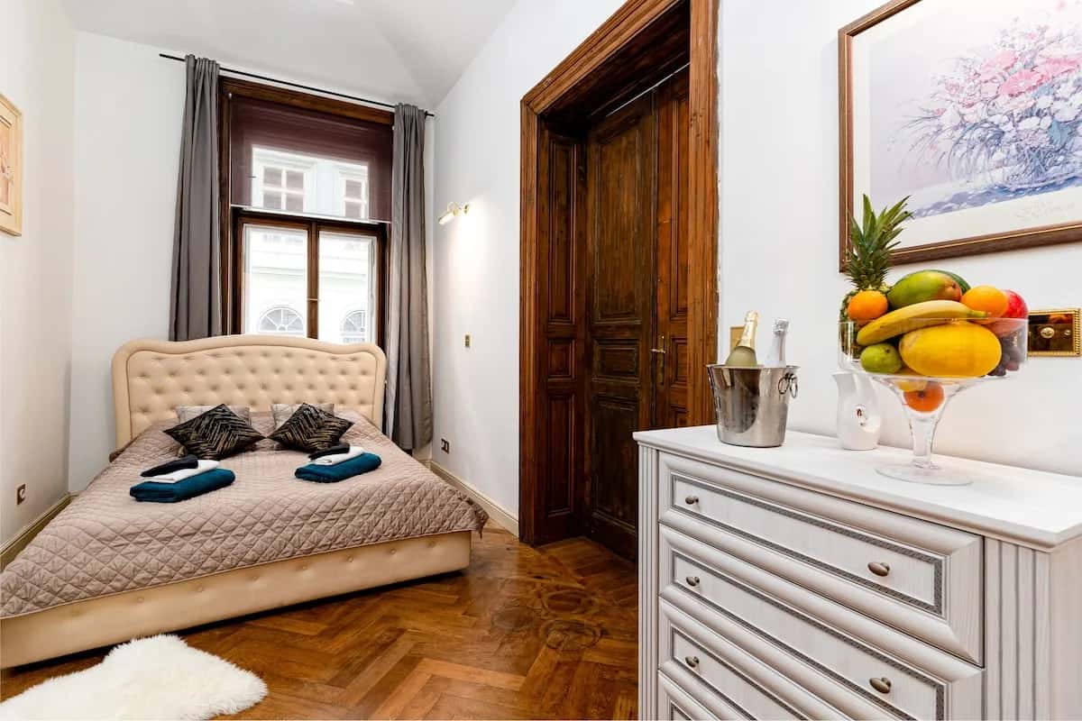 Golden Brilliance Suite