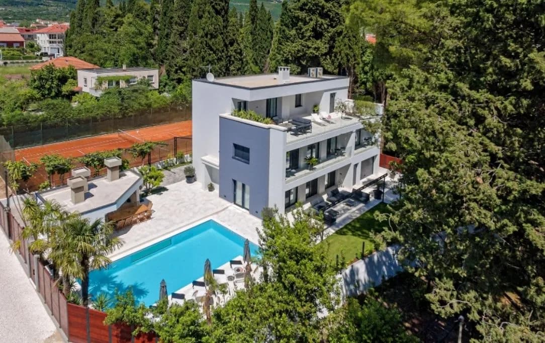 Luxuriöse dalmatinische Villa in Strandnähe