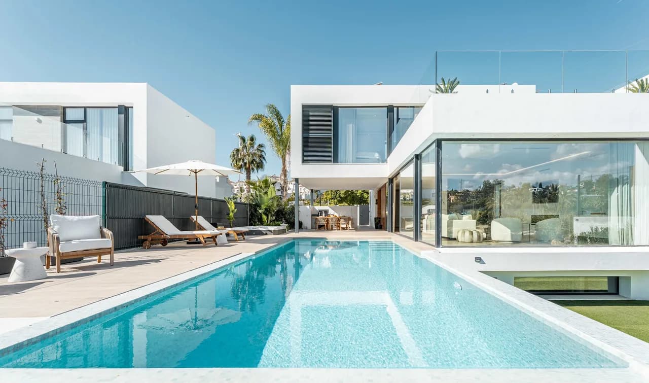 Front Golf View Villa in El Paraiso