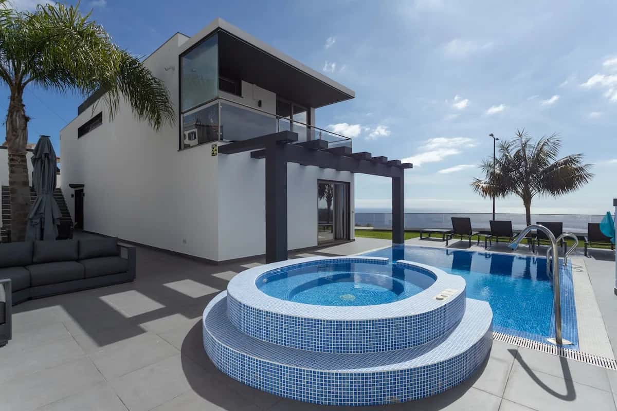 Drei-Zimmer-Villa mit Meerblick in Madeira