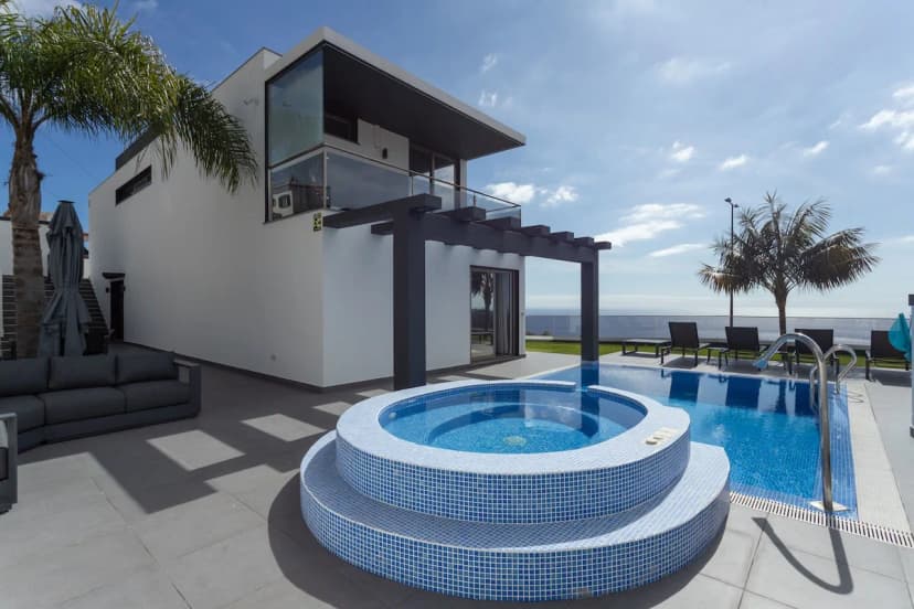 Ocean View Three Bedroom Villa in Madeira