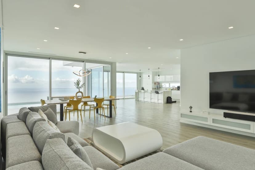 Ocean View Villa with Heated Pool in Madeira