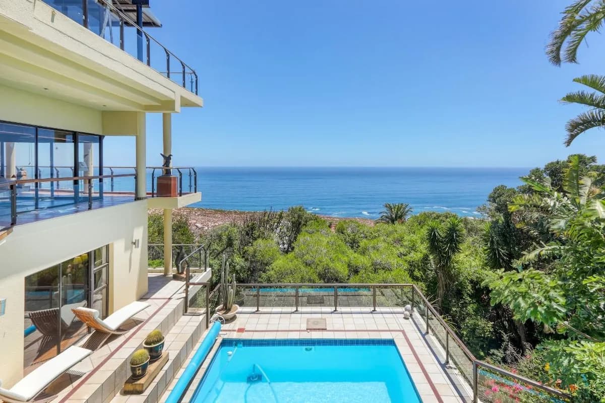 360-Degree Ocean View Villa in Cape Town
