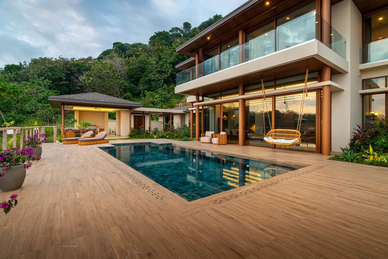 Elegante 5BR Villa mit Infinity-Pool