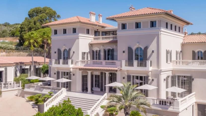 High-end Retreat With Jacuzzi Spa