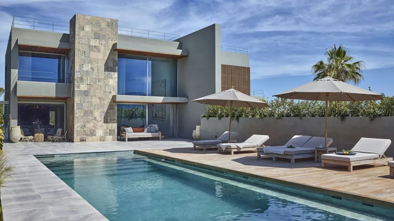 Villa de Estilo Mediterráneo Moderno en Ibiza