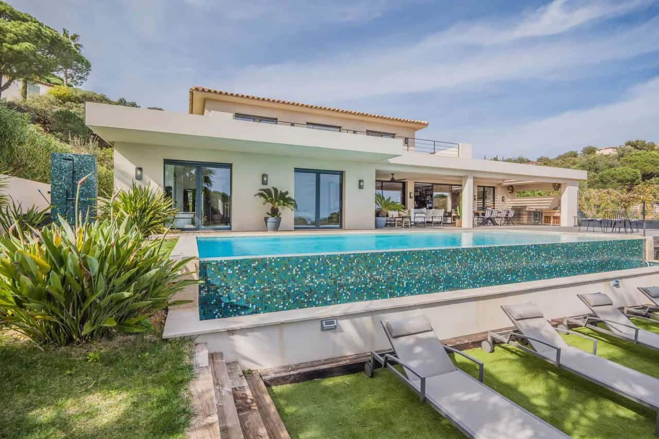 Four Suite Seaside Villa Escape