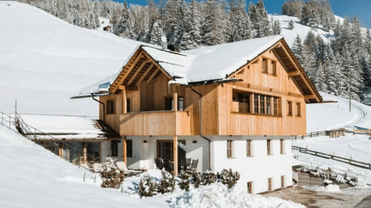 Scenic Chalet With Rustic Sophistication