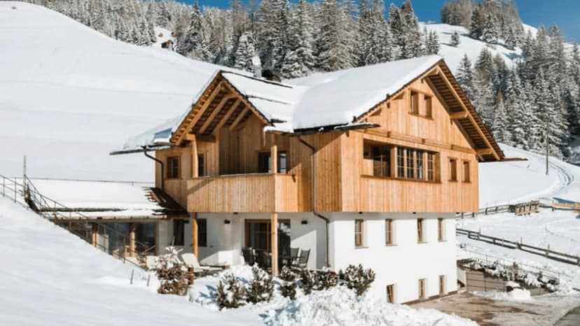 Scenic Chalet With Rustic Sophistication