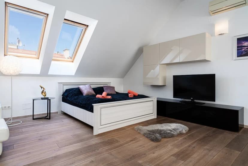 Deluxe Rabbit Suite