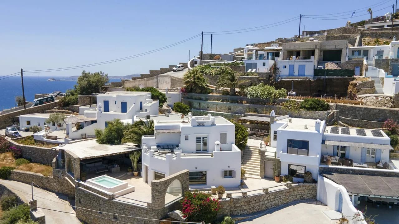 Lavish Agios Lazaros Hilltop Hideaway