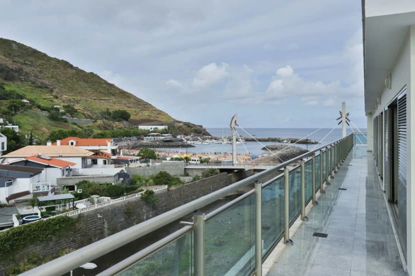Beachfront Four Bedroom Apartment in Madeira