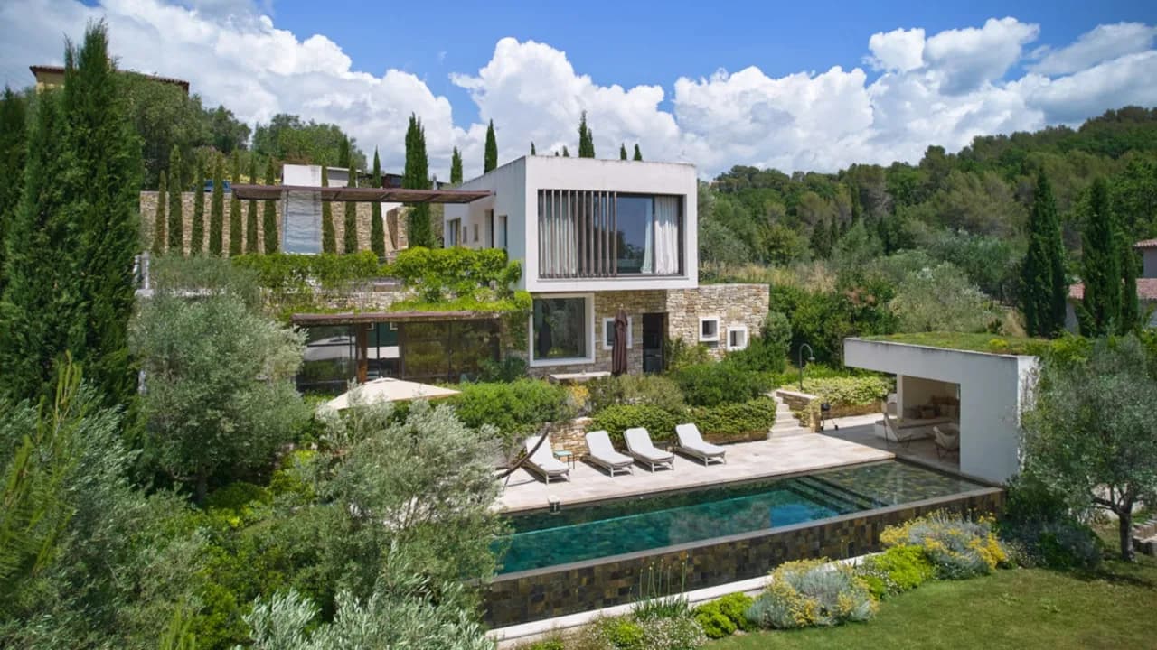 Maison Contemporaine Près du Village de Valbonne