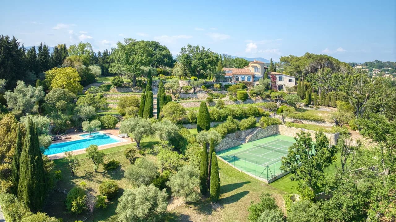 Anwesen in Mougins mit Massageraum