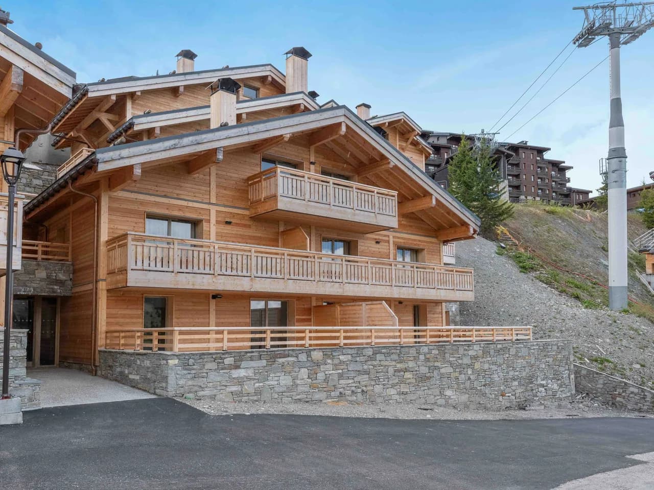 Cozy Alpine Escape With Mountain Views