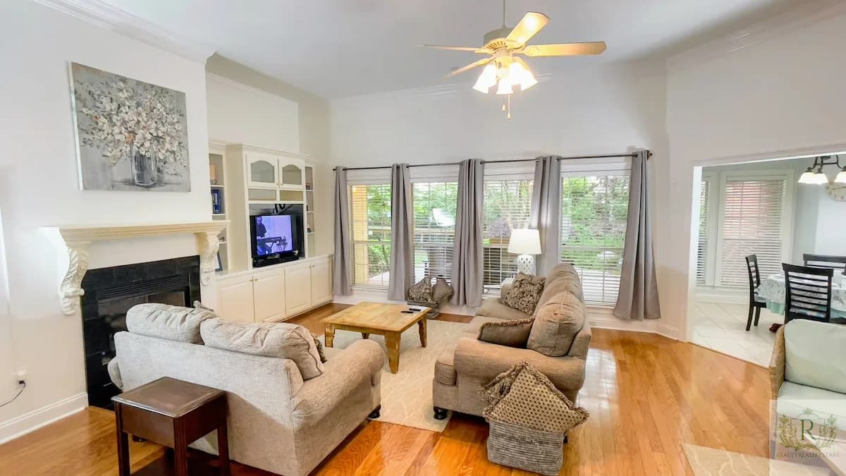 Serene Garden Villa in Hattiesburg Mississippi
