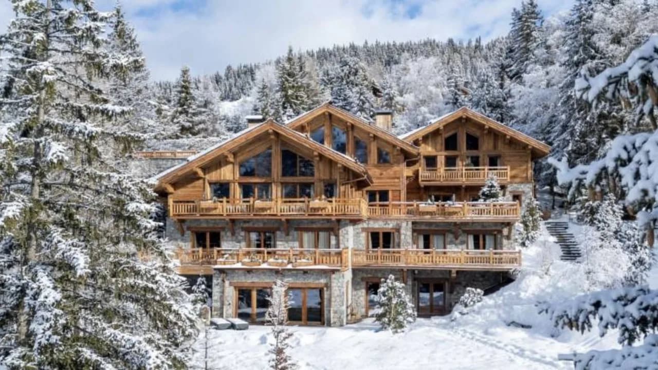 Luxurious Chalet With Indoor Pool and Sauna