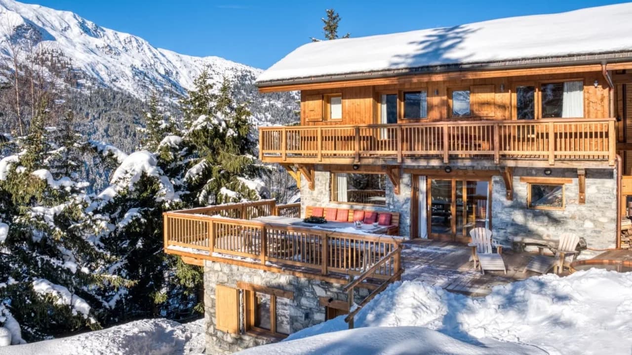 Luxury Chalet Near Slopes With Jacuzzi