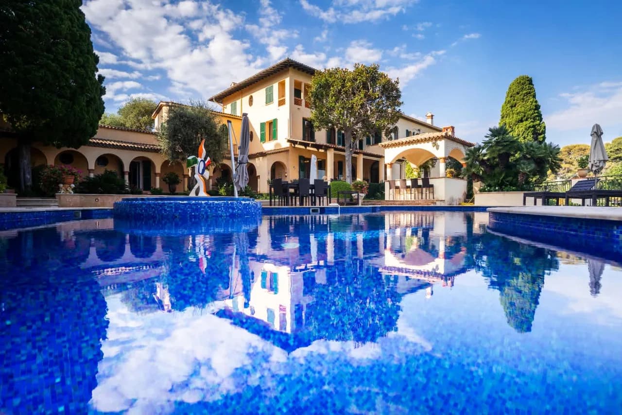 Exclusiva finca en la Riviera Francesa con piscina