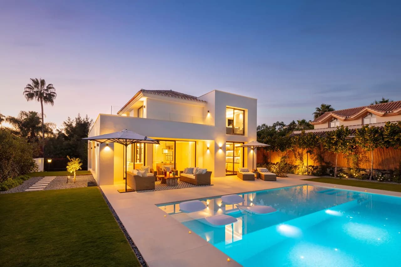 Villa with Private Heated Pool in Marbella