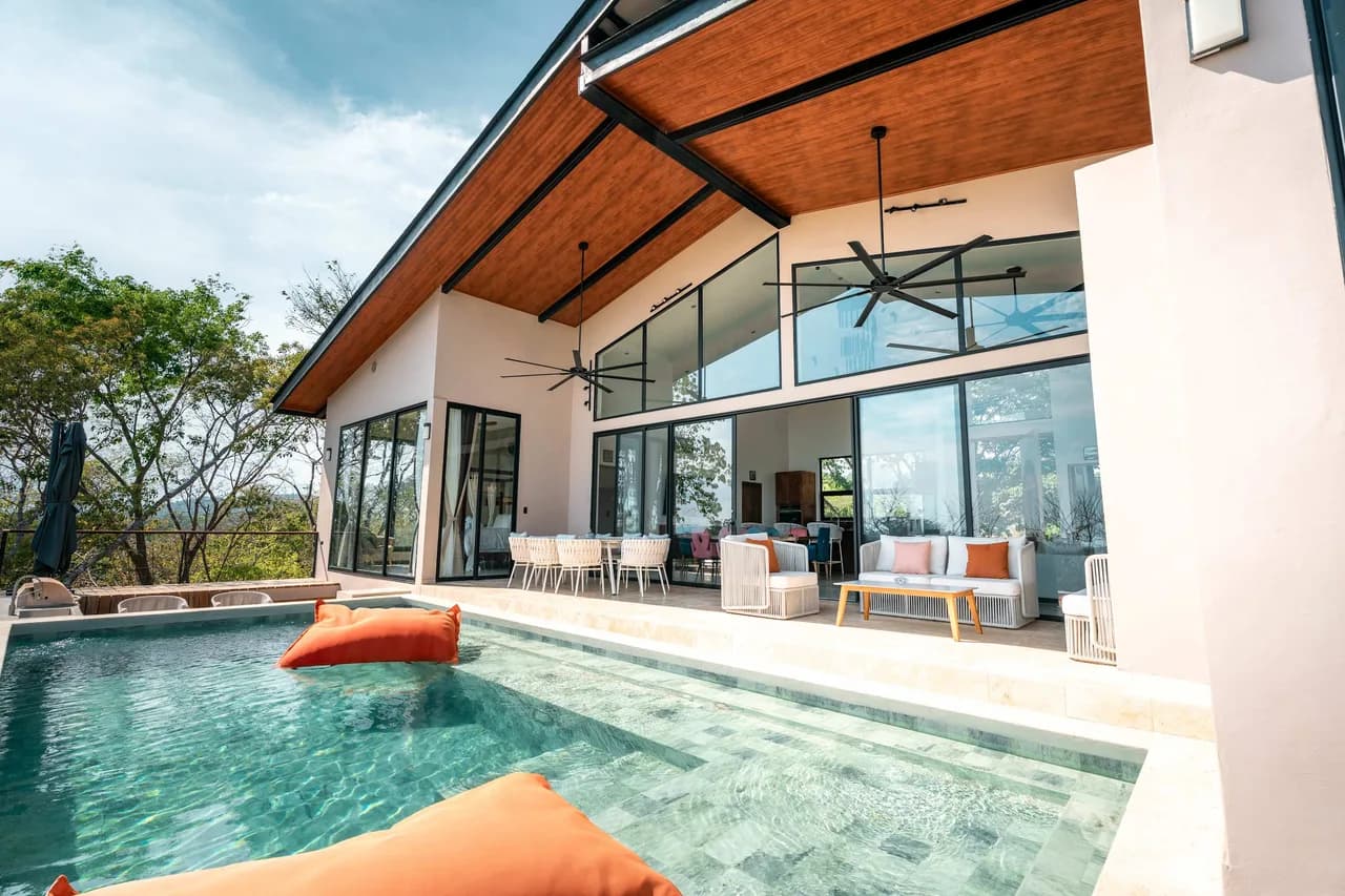 Nature-Focused Villa With Luxury Amenities