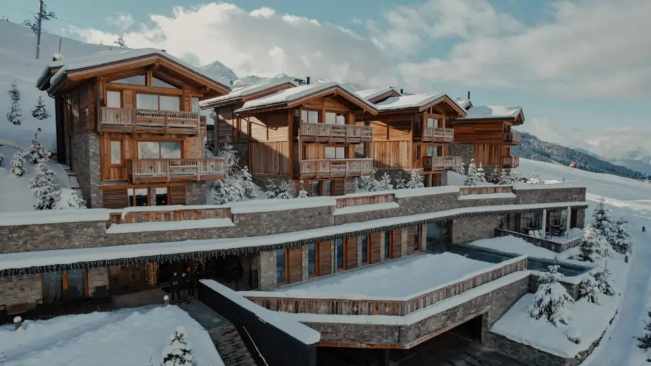 Chalet Overlooking Slopes With Balcony