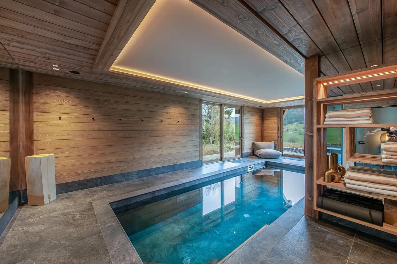 Elegant Combloux Chalet With Pool