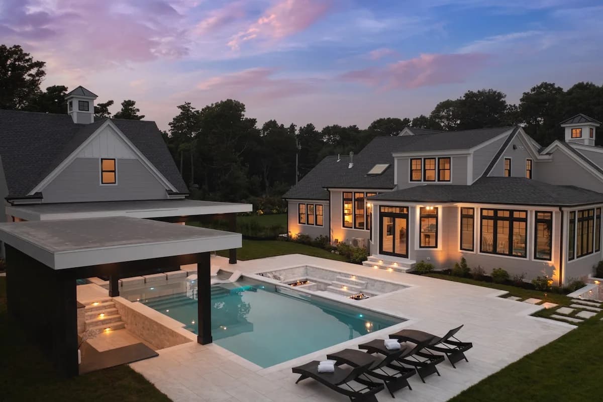 Dennis Family Oasis: Pool, Hot Tub, & Fire Pit!