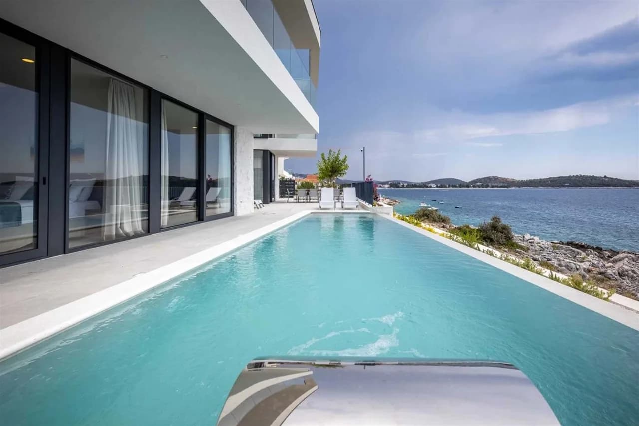 Villa de Lujo Frente al Mar con Bienestar Privado