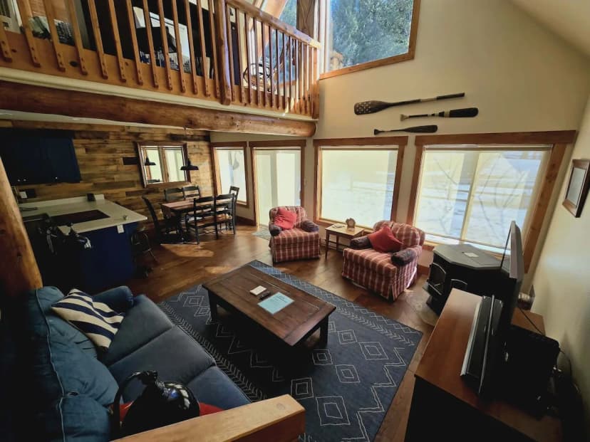 Golf Course Getaway w/ Patio, Near Beach & Skiing