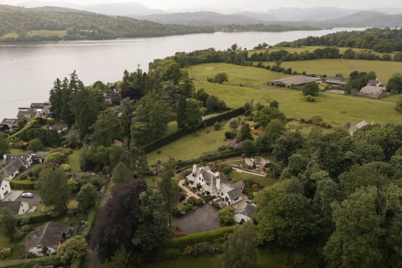 Lakeside Garden Villa in Lake District