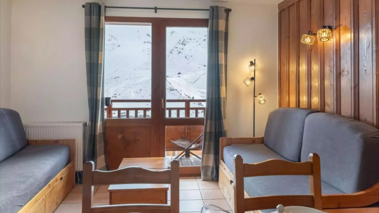 Mountain View Apartment Steps From Slopes