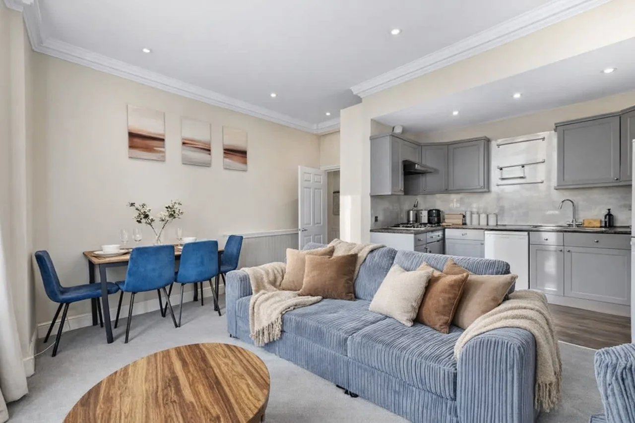 City View Two Bedroom Retreat in London
