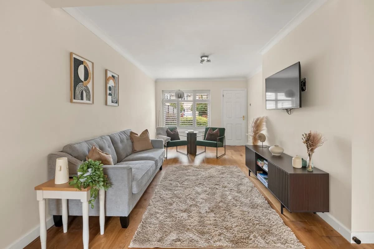 Garden View Three Bedroom Villa in Windsor