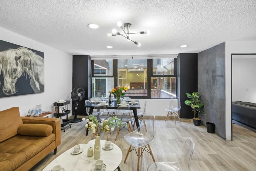 Polanco 5BR Apt for 11, Steps from Masaryk