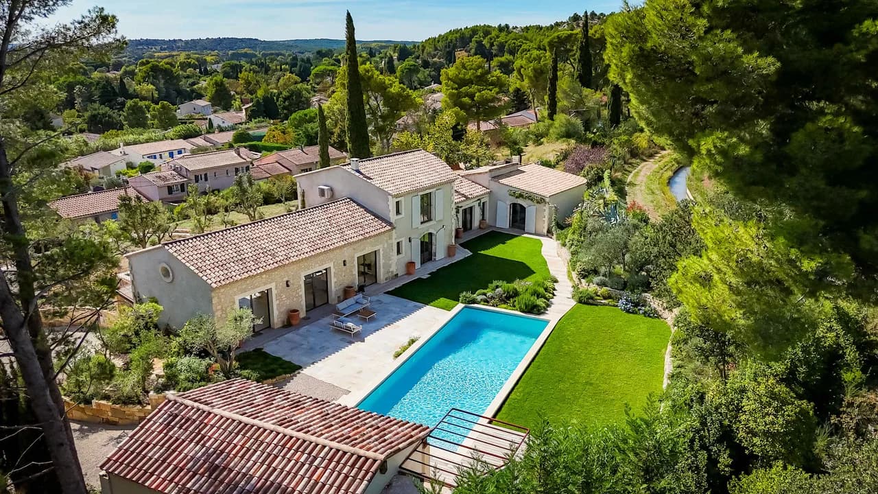 Alpilles View Seven-Bedroom Villa in Provence