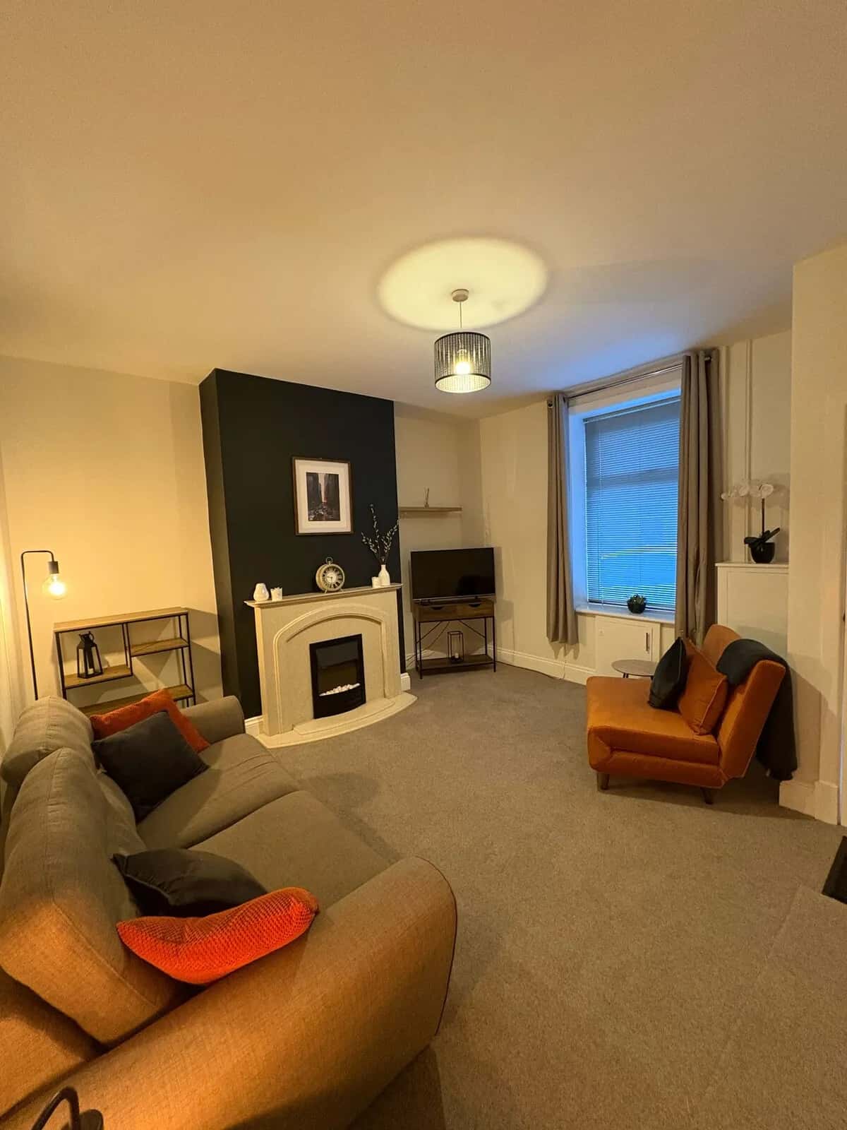 2 Bedroom House / Contractors / Families /Sleeps 4