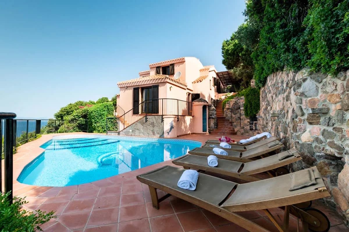 Sea View Villa in Torre delle Stelle