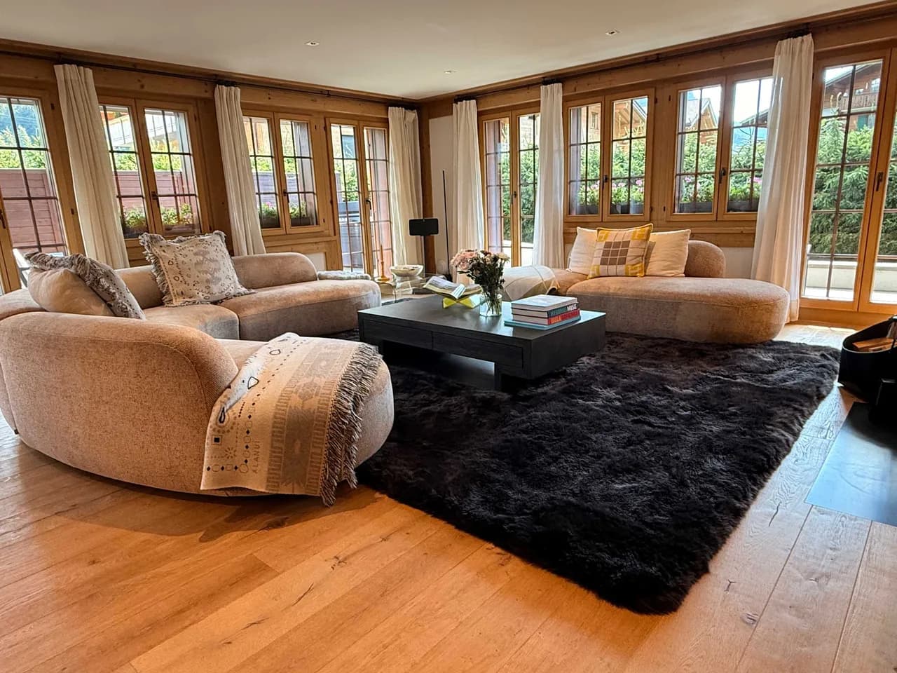 Spacious Garden Chalet With Modern Comforts