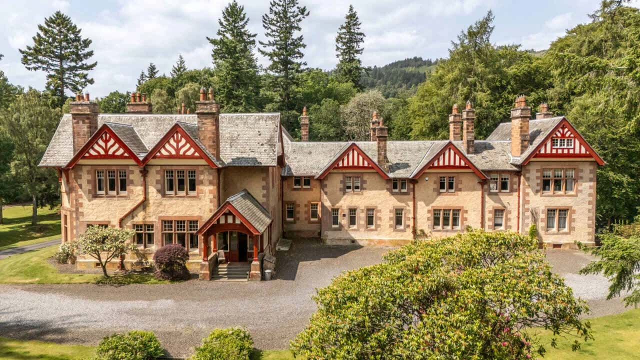 Exclusive Highland Retreat With Stunning Views