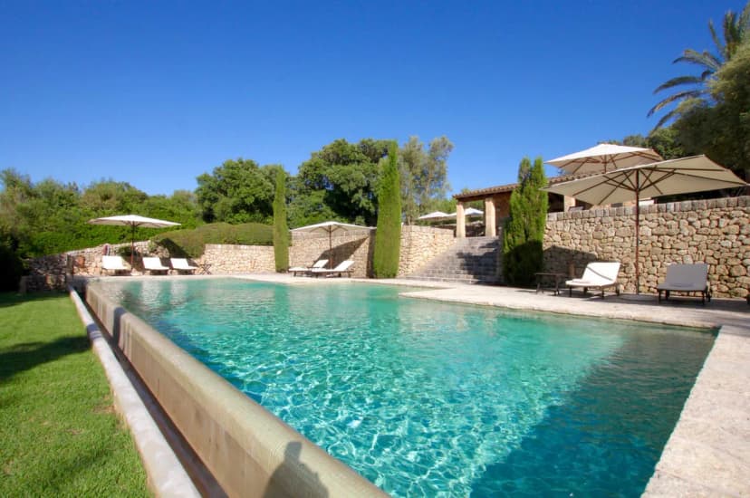 Stunning Castle Retreat With Private Pool