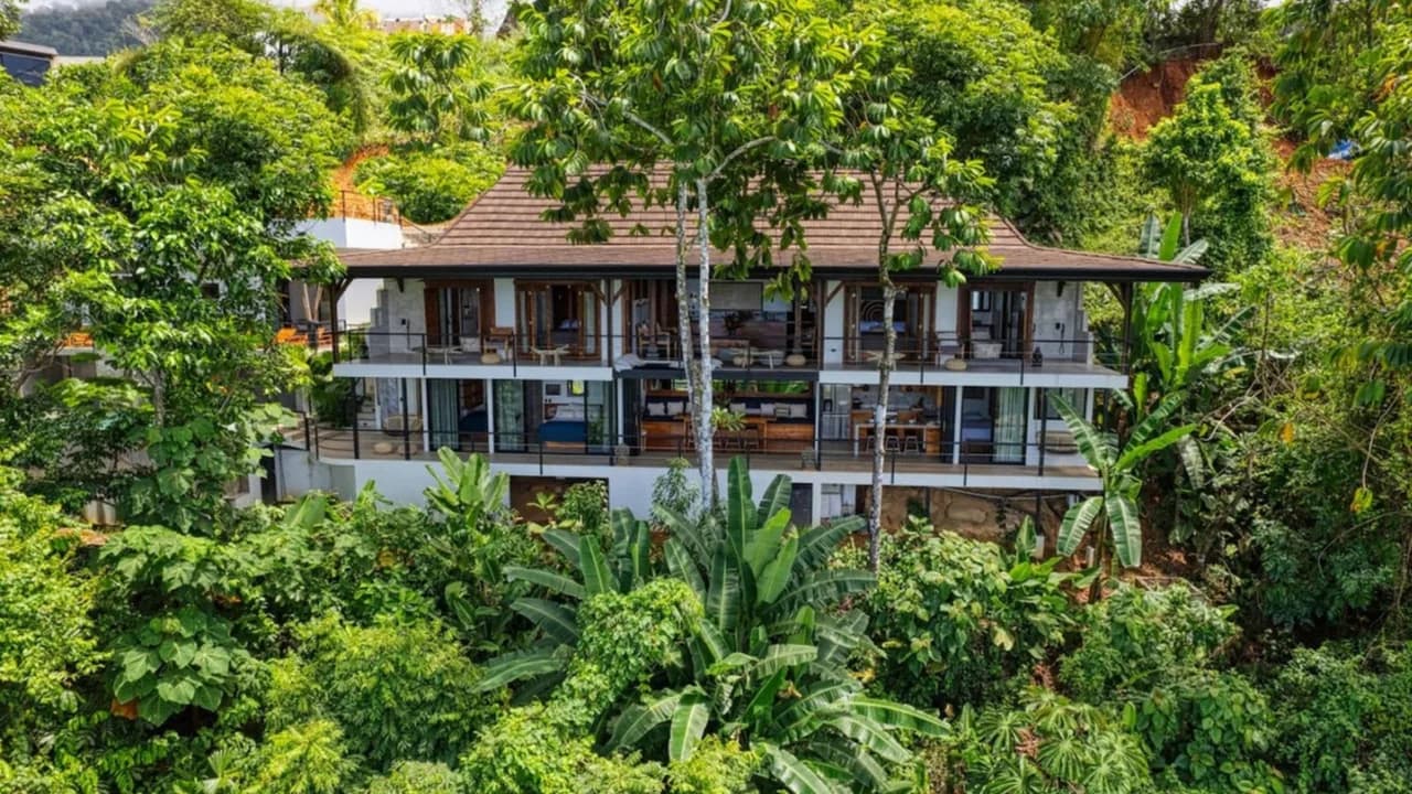 Spacious Villa With Eight Beautiful Bedrooms