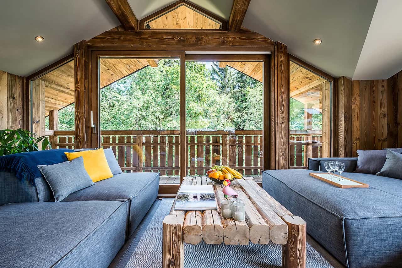 Chalet with Private Hot Tub in French Alps