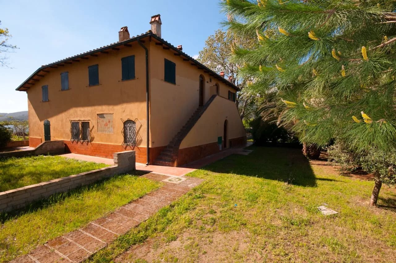 Charming Three Bedroom Holiday Home in Giannella